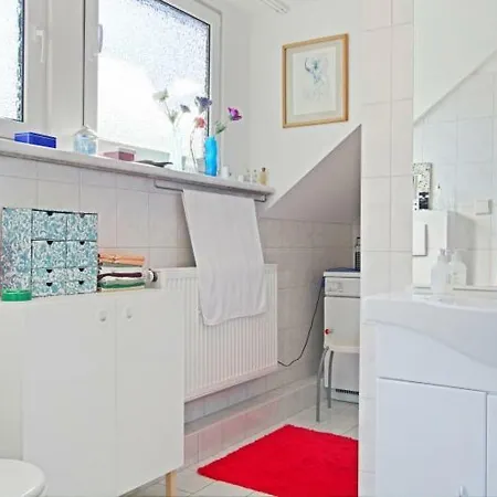 Id 5089 - Private With Own Bath * Hannover